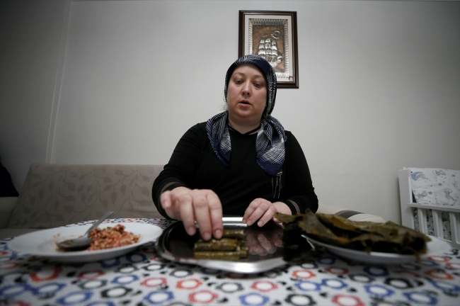 Oğlunun tedavisi için yaprak saran anneye Afrin'deki askerden destek